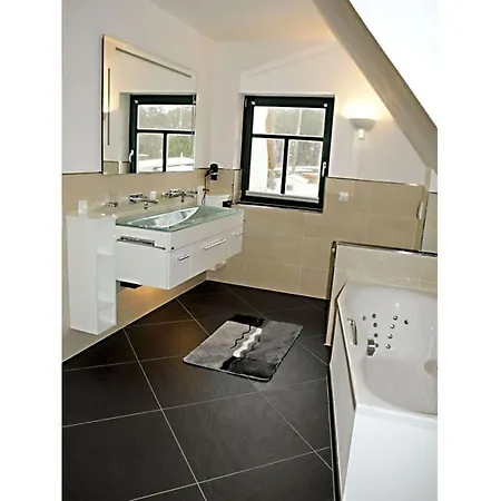 Rebecka Comfortable * Glowe